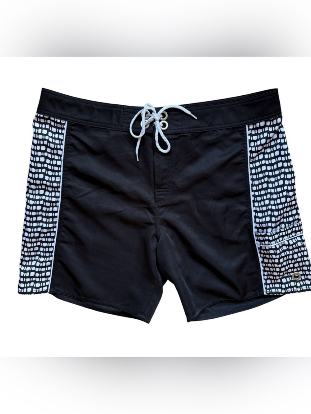 EDDIE BAUER Board Shorts NEW Black White Size Large Unlined 7” Style 3332 NWT